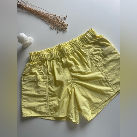 Free People Movement In The Wild Cargo Shorts Size S NWOT - Picture 5 of 12